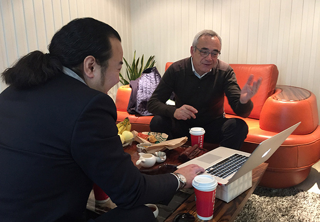 6新聞-13法國(guó)著名紅酒設(shè)計(jì)大師到訪李華清_03-02